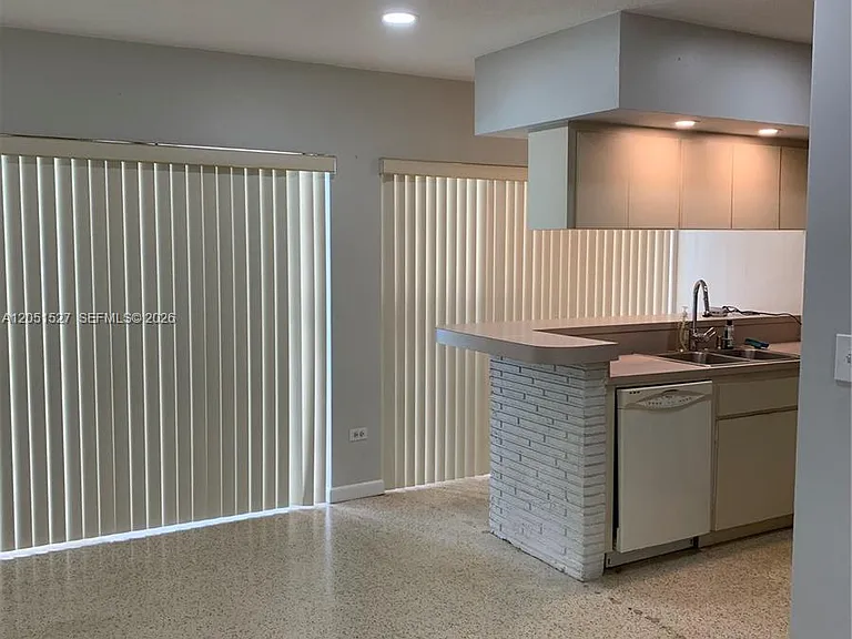 1820 SW 98th Ct — Photo 12