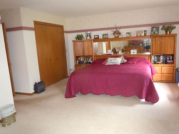 5th image of 942 Laketown Dr