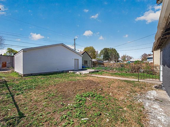 4th image of 206 6th Ave S