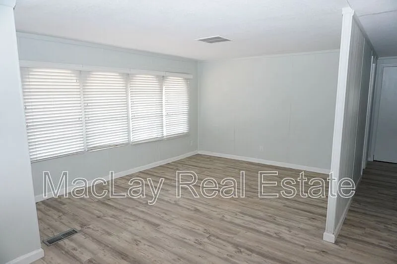 3 bed, 2.0 bath, 897 sqft, $1,595 — Photo 4