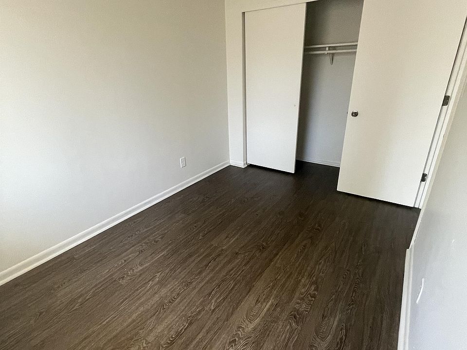 2nd image of 1465 Meadowview Dr #11064969