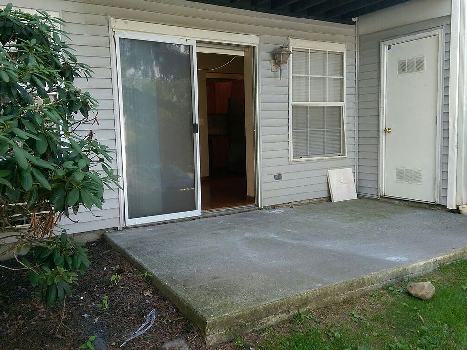 1st image of 14 Lexington Hl Unit 7
