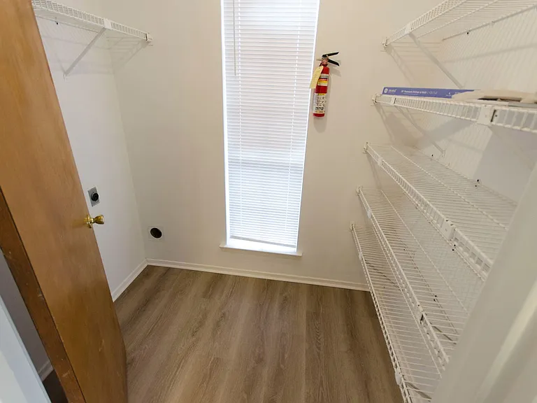 915 Todd Ln — Photo 14