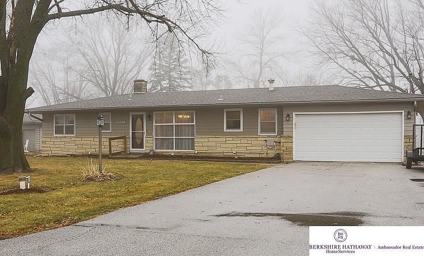1st image of 15188 Pinecrest Dr