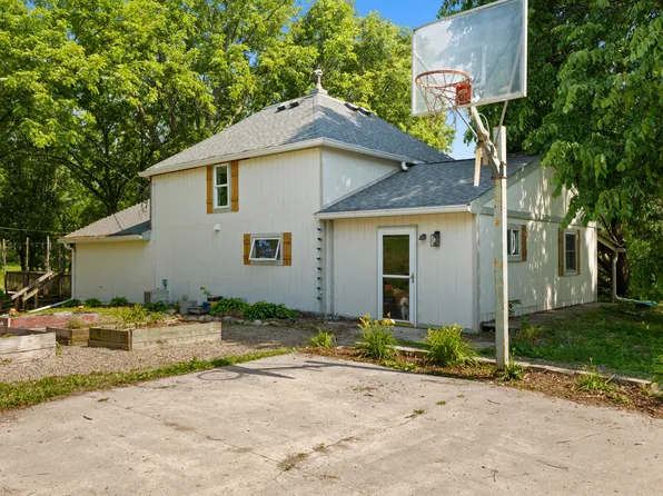 409 Forest St S, Colfax, IA 50054