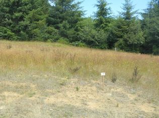 460 Providence Dr, Reedsport, OR 97467