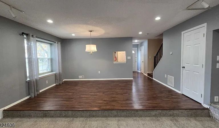 16 Lyon Ln — Photo 8