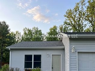 863 Sharon Rd, Muskegon, MI 49442