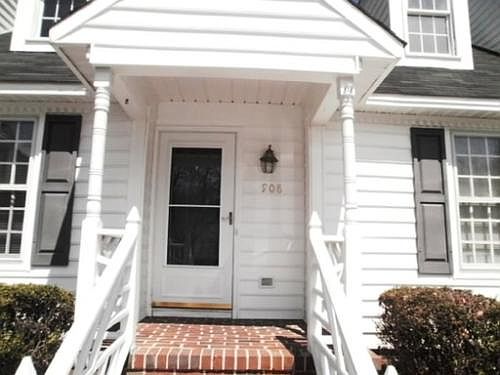 1st image of 908 S Hornbeam Dr