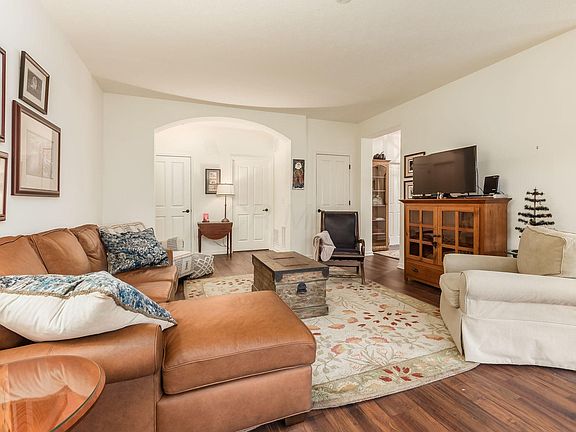 4th image of 3750 Evelynton Ave