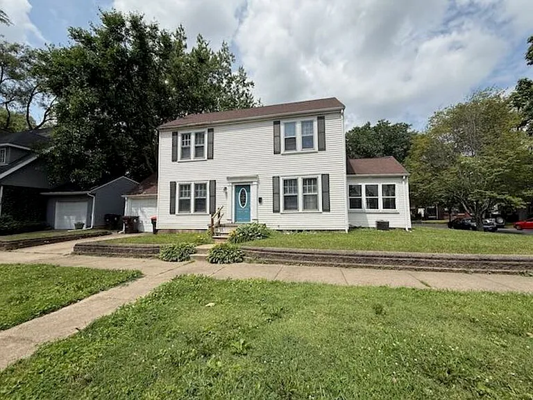 415 N Cooper St — Photo 1