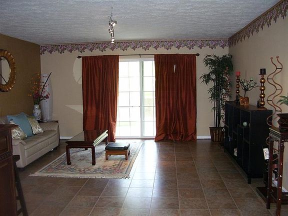 3rd image of 3335 Emerald Lakes Dr Unit 3335