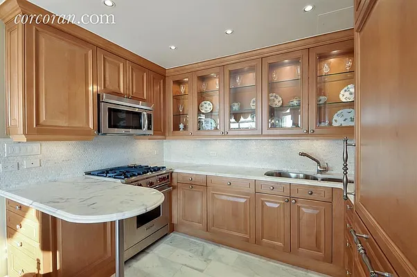 Sold by Corcoran | media 21