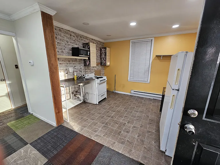 1200 S Wood Ave #B — Photo 6