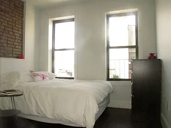 Rented by 462 Keap Street Leasing