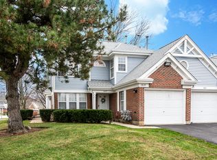 1829 Quaker Hollow Ln #1829, Streamwood, IL 60107