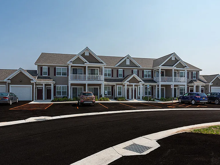 Avon Commons Apartment Homes — Photo 25
