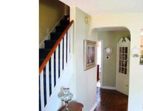 4th image of 100 School House Ln