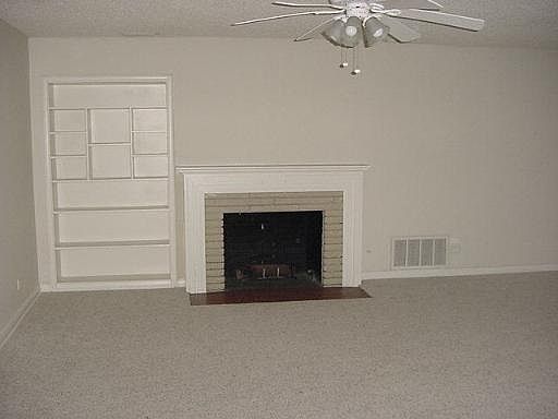3rd image of 2402 KINGS HWY