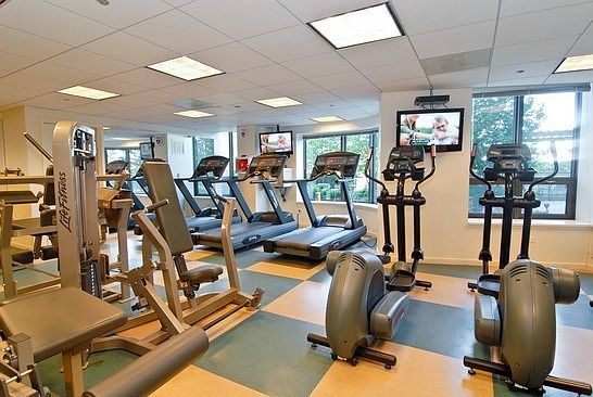 5th image of 400 N La Salle Dr APT 3705