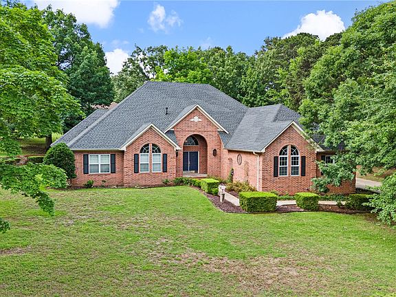 2nd image of 115 Hillcrest Dr