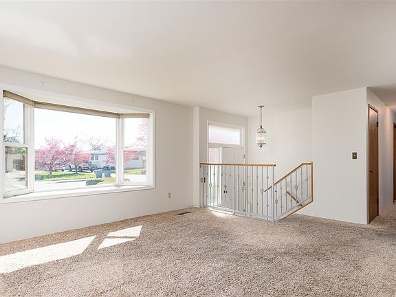 3rd image of 1837 Marshall Ave