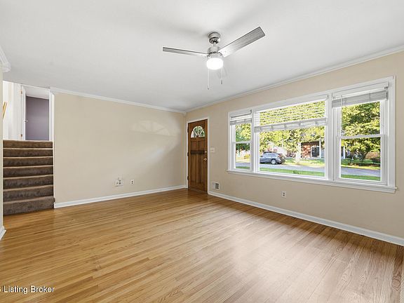 4th image of 7621 Greenfield Ave