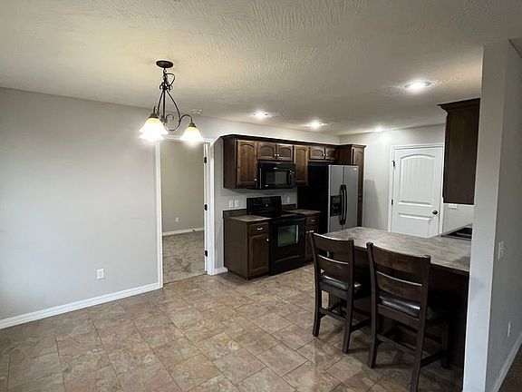 3rd image of 644 N Harley Ave