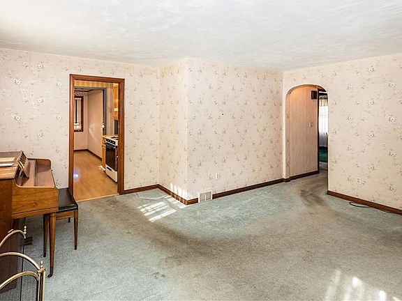 5th image of 522 Connecticut Dr