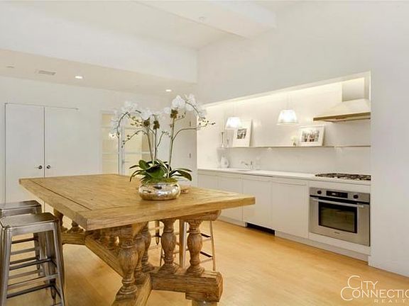 3rd image of 15 Broad St APT 1816