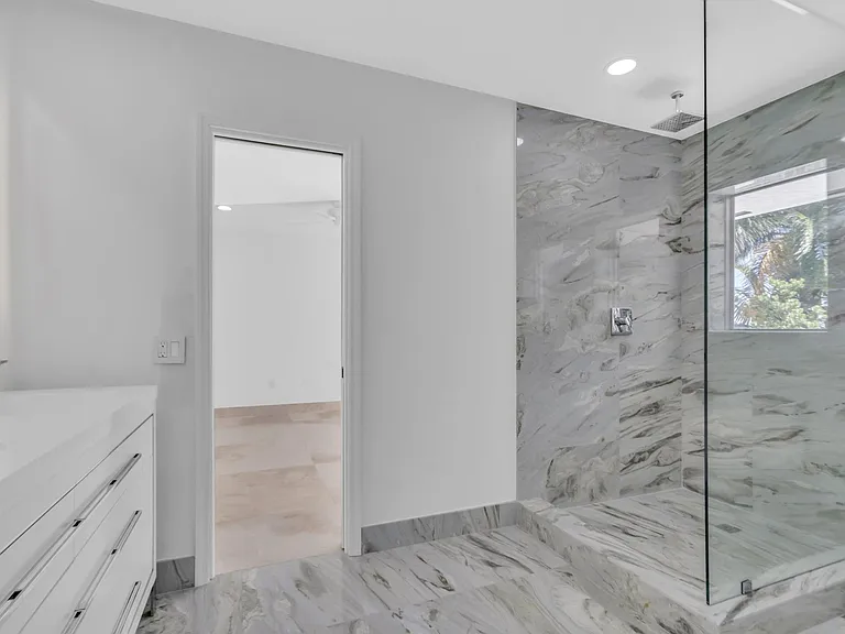 2089 NE 121st Rd — Photo 16