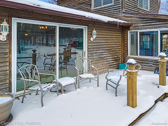 3rd image of 9985 Ford Rd