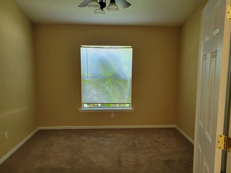7621 Crosstree Ln — Photo 6