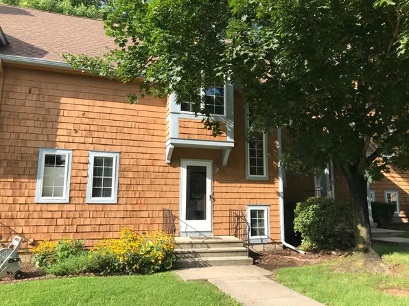 16 Pamela Ct, Broad Brook, CT 06016