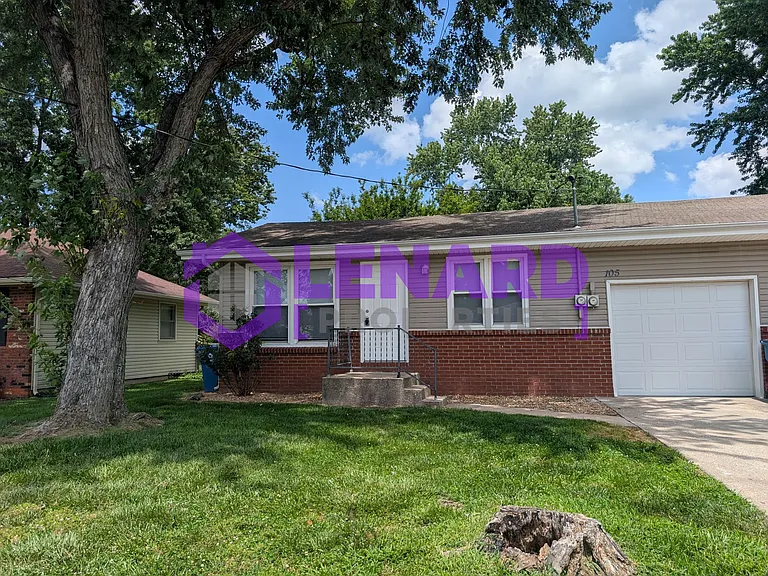 103 W McConnell St — Photo 1