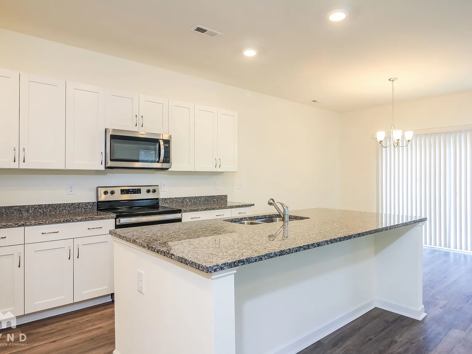 3 bed, 2.5 bath, 2186 sqft, $2,379 — Photo 4
