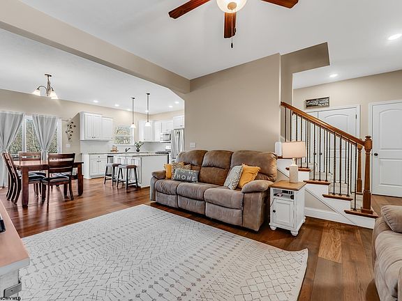 4th image of 4004 Yellow Birch Ln