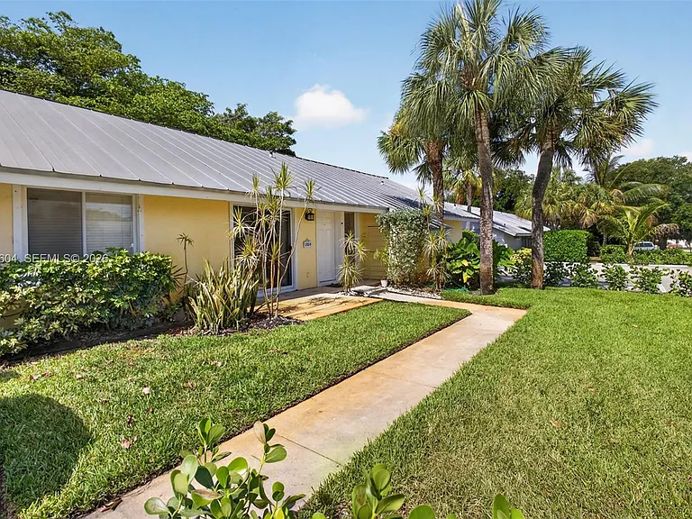 1954 Windsor Dr #1954 — Photo 3