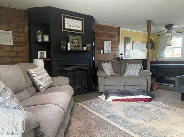 5109 Peggy Ann Dr, New Franklin, OH 44319