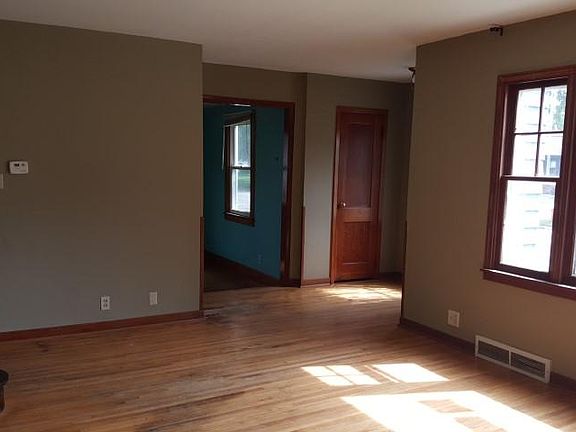 4th image of 121 N 17th St