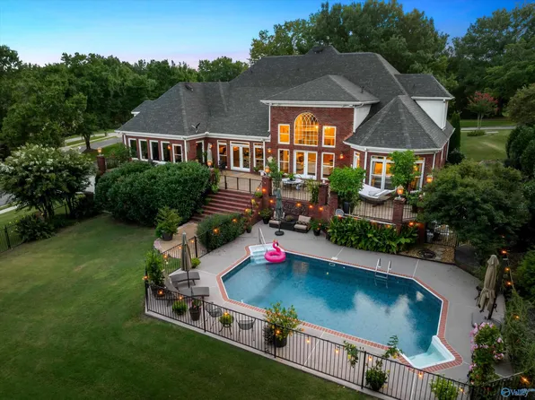 2901 Honors Row SE, Owens Cross Roads, AL 35763