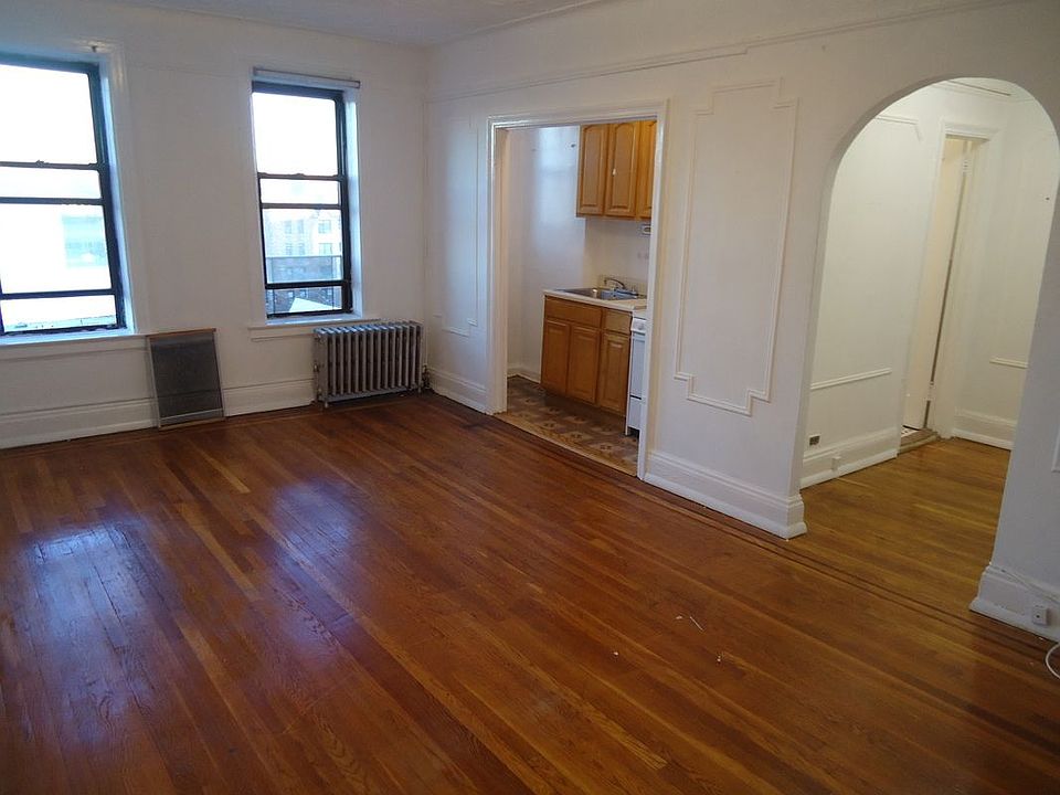 1st image of 3216 Crescent St APT J6
