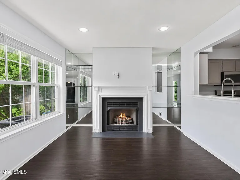 761 Banyan Ct — Photo 6