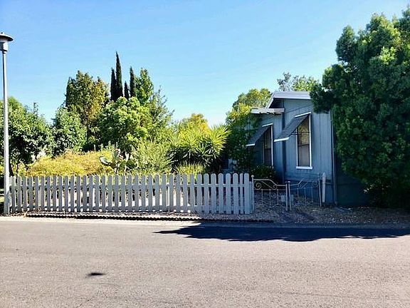 3rd image of 88 Bentley Ave