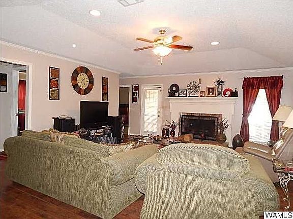 3rd image of 3701 Sierra Dr