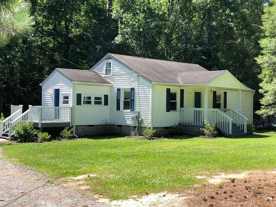 1st image of 225 Oakwood Drive