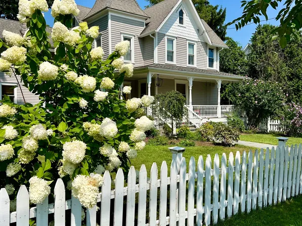 20 Hoyt Street, New Canaan, CT 06840