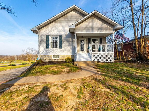 2nd image of 826 N Craig St