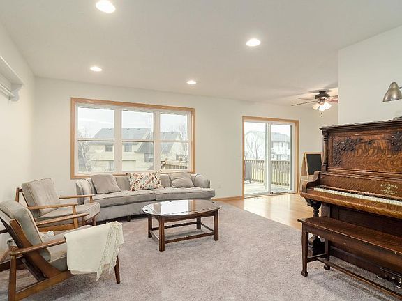 5th image of 9012 Regent Pkwy