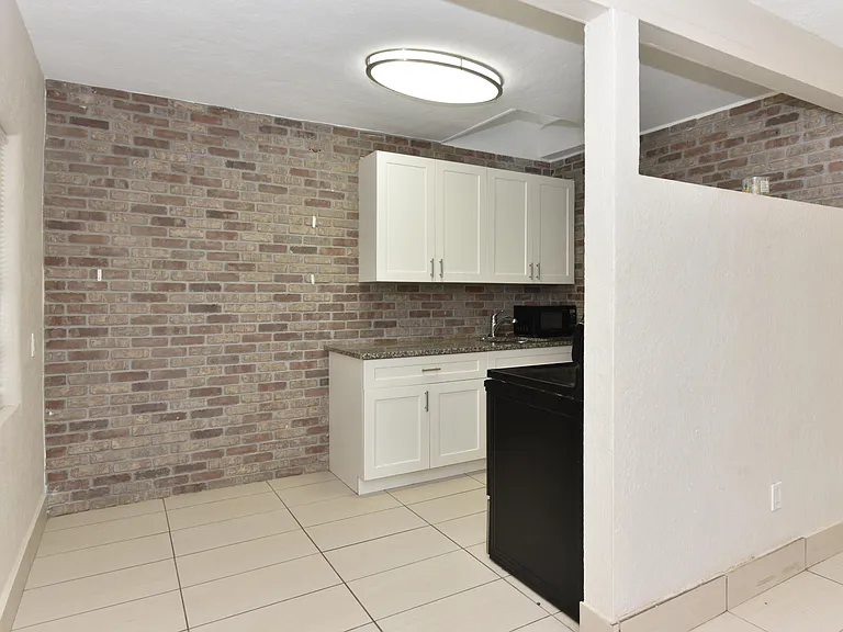 131 S Federal Hwy #1 — Photo 3